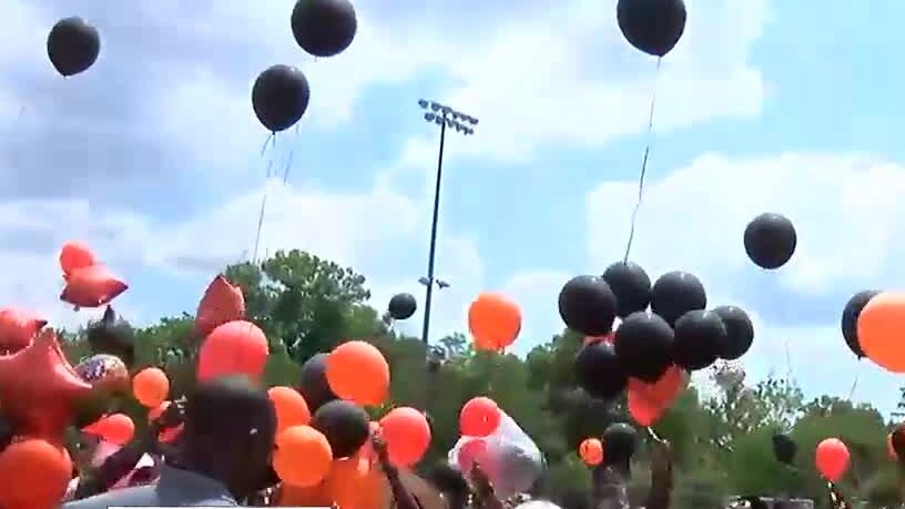Balloon release held for teen shot and killed in Hyde Park - Vimarsana News