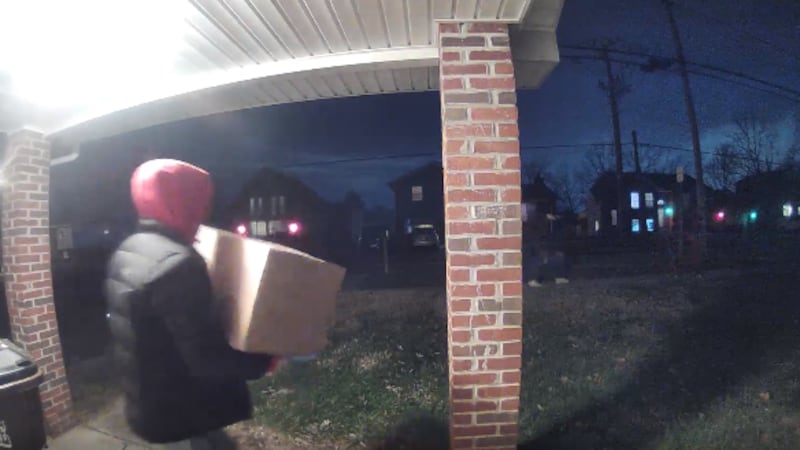 A woman's Ring camera caught a man stealing her package off her porch in Elsmere, Kentucky.