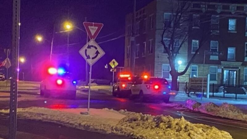 Cincinnati police are investigating a shooting in North Avondale early Tuesday.