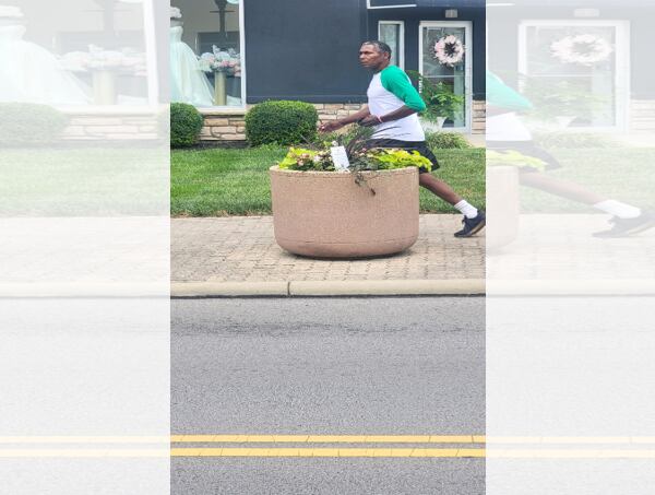 Business owner spots man trying to cash fraudulent check in his company's name - Vimarsana News