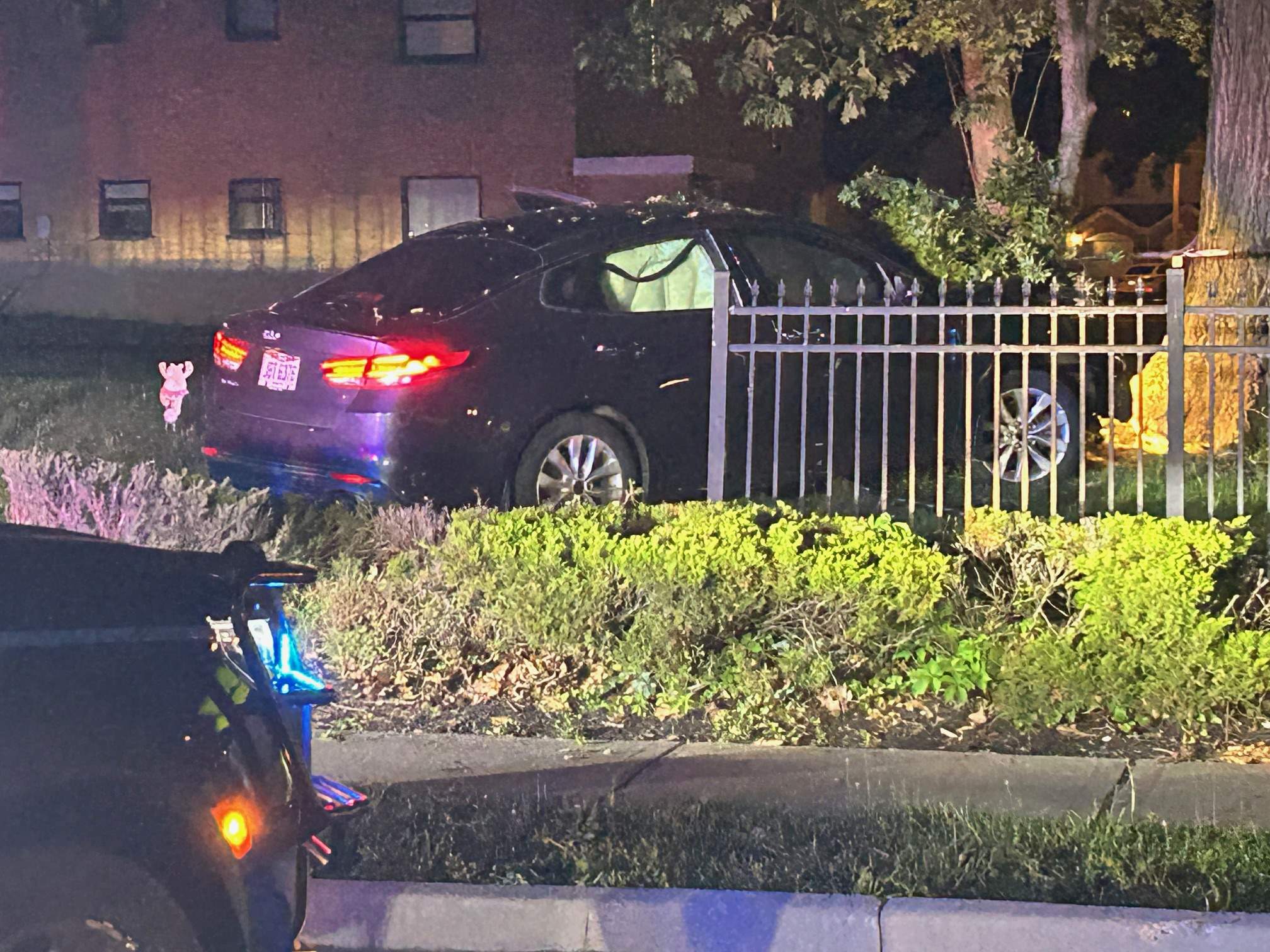 Police chase ends in wild crash into fence - Vimarsana News